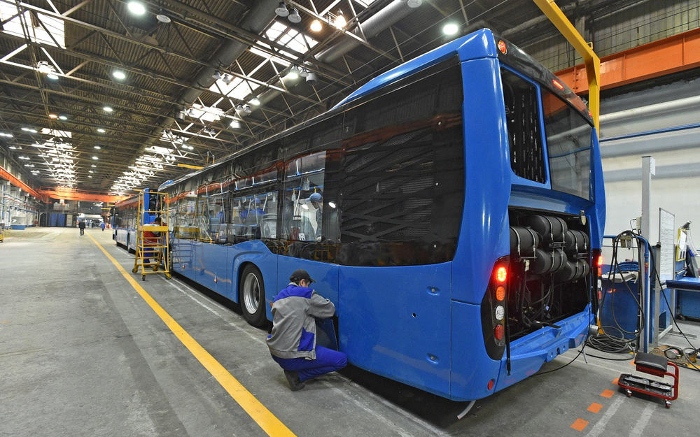 Coach Bus Repair: Ensuring Passenger Safety and Comfort